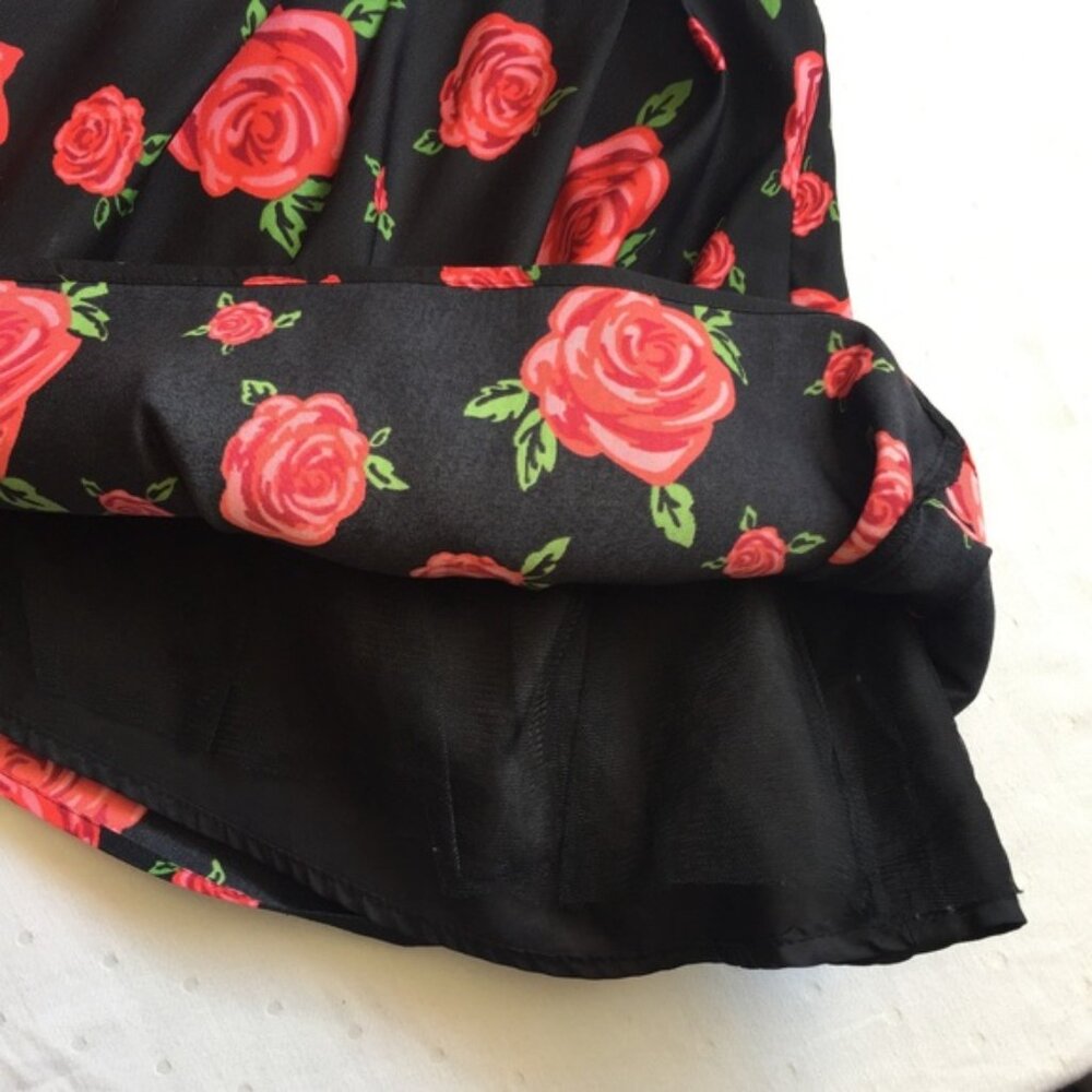 Forever 21 • Red Rose Skirt - Picture 4 of 6